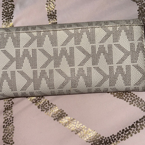 Michael Kors Gold and Cream Wallet - Picture 6 of 6